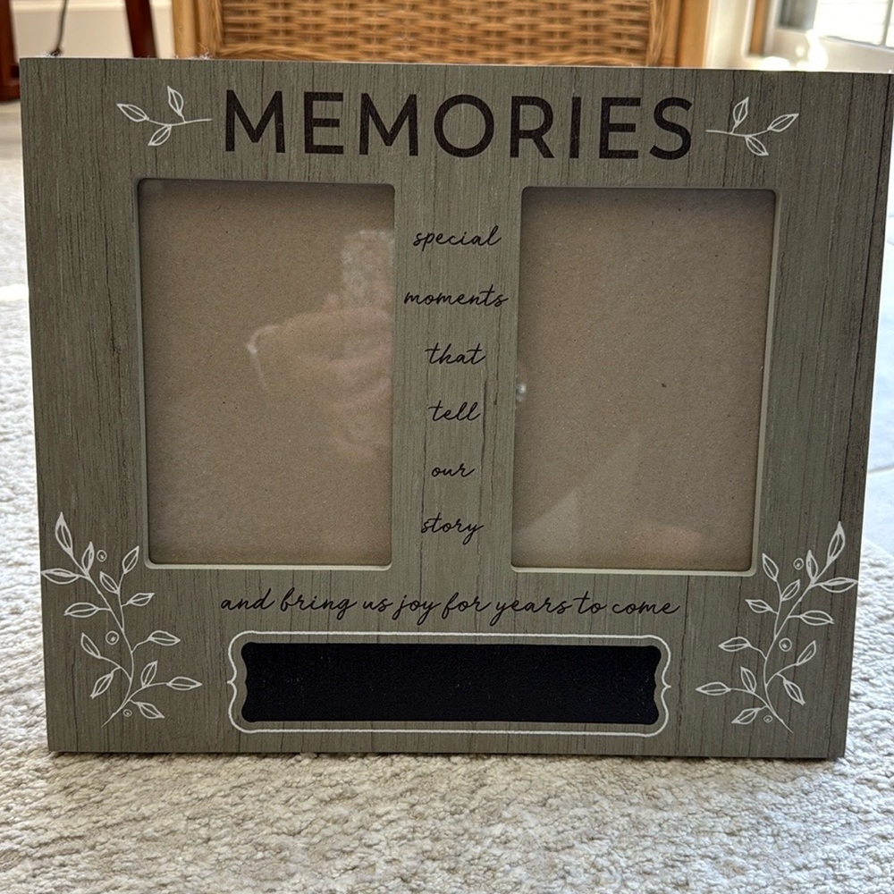 *Like New* Things Remembered Memories Picture Frame w/Chalkboard Front Label